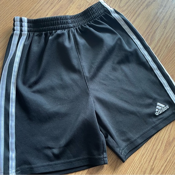🟢3/$15 ADIDAS Shorts - Picture 4 of 9